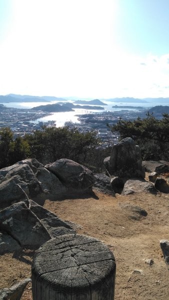 「山頂から広島湾を望む」（令和3年度魅力フォトコンテスト 応募作品）