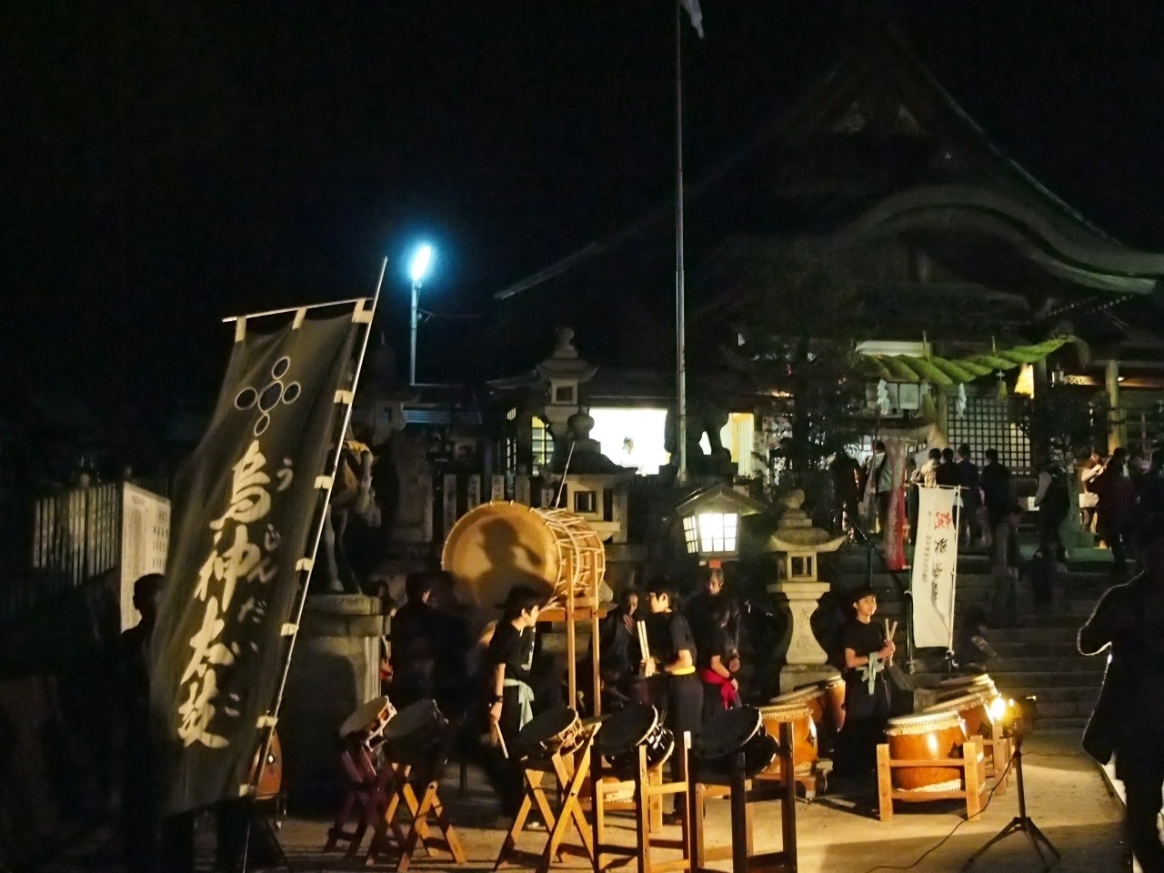 秋例祭での烏神太鼓奉納