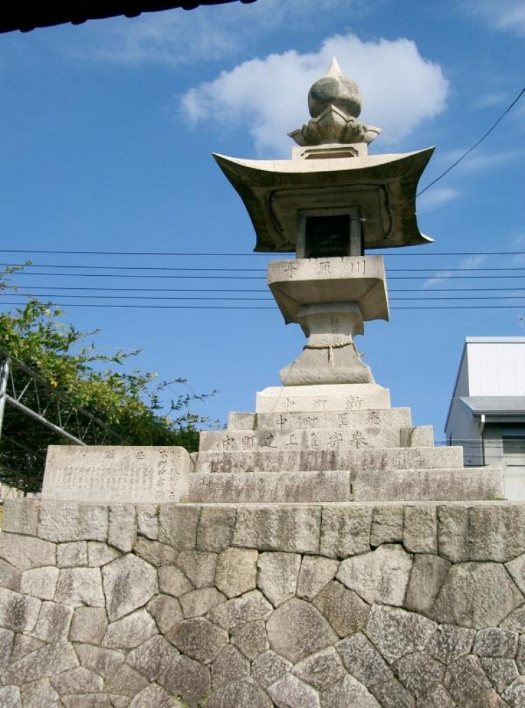 日本一の石燈籠 | 【公式】広島の観光・旅行情報サイト Dive! Hiroshima