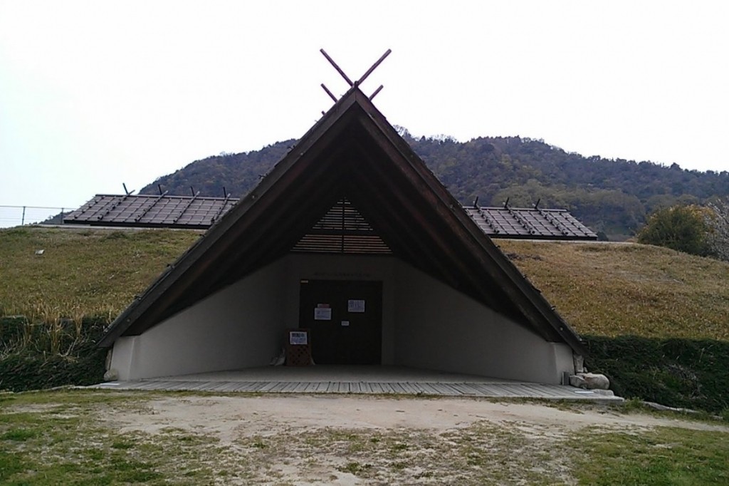 よみがえった古代の塩（藻塩）と染（鉱物染色） 昔人に成りきっての復元挑戦記/アド・ポポロ/金子晋（古代史研究）（単行本） よみがえった古代の塩（藻塩）と染（鉱物染色） 昔人に成りきって