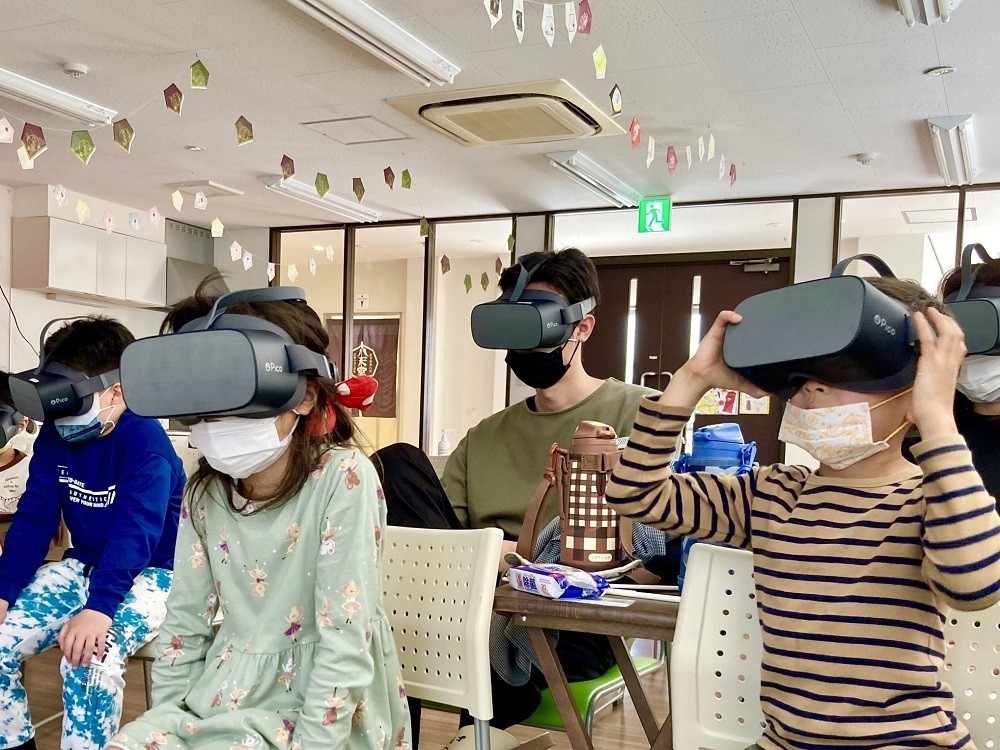 VRを使った八天堂の工場見学！