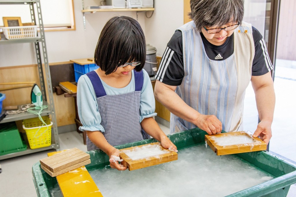 大竹手すき和紙 紙すき体験 | 【公式】広島の観光・旅行情報サイト
