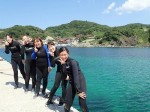 Essayez de plonger dans la mer de l&#39;île de Kurahashi