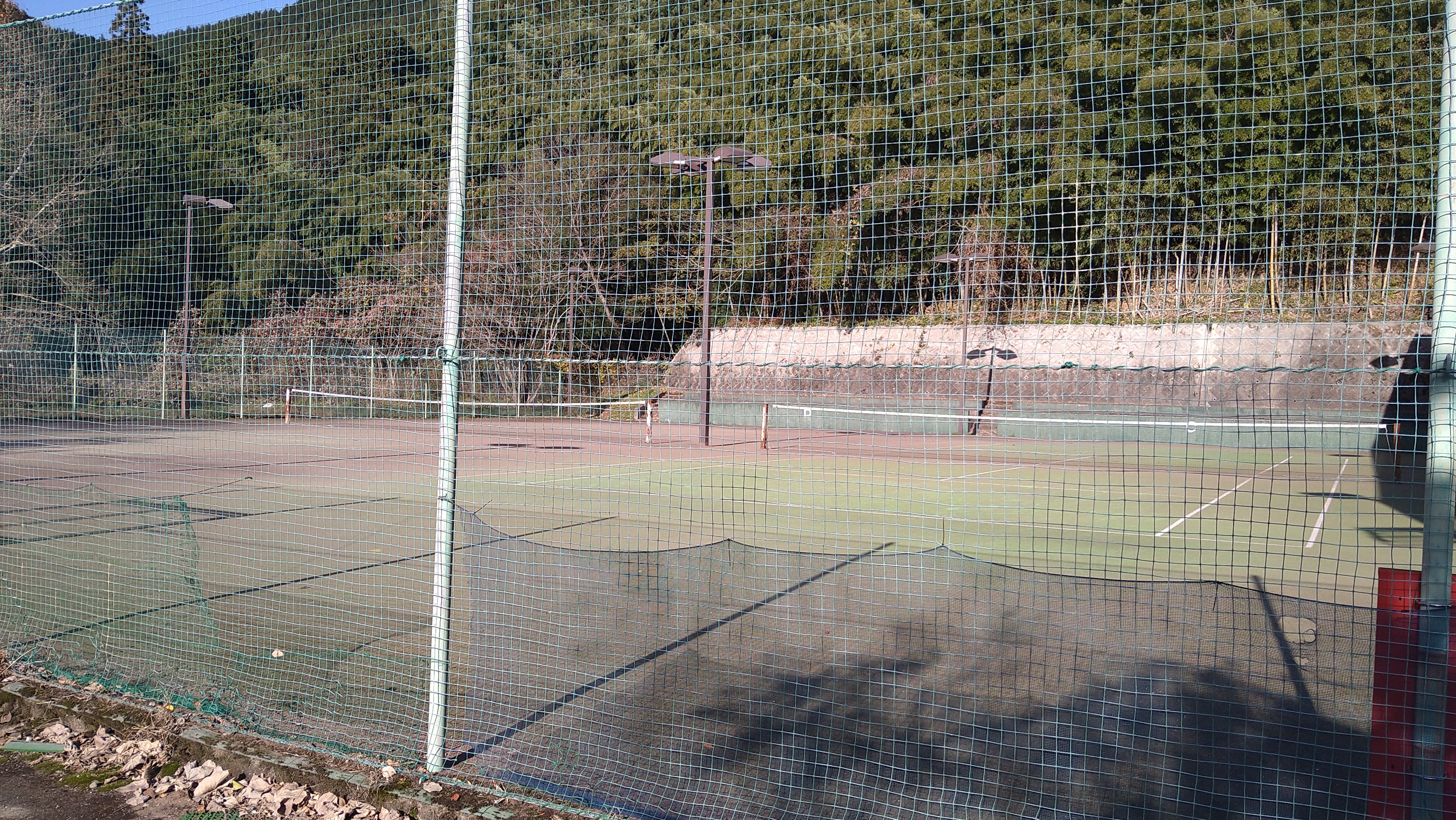 ゴールデンユートピアおおち内にあるテニスコートです