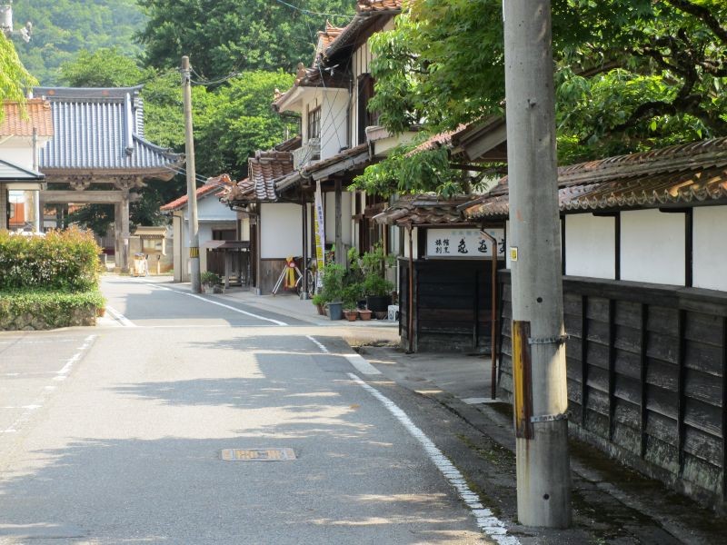 亀遊亭から浄土寺へ通じる寺小路