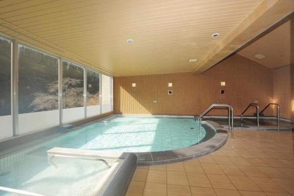 温泉は大理石風呂と檜風呂があり、日替わりで楽しめます。